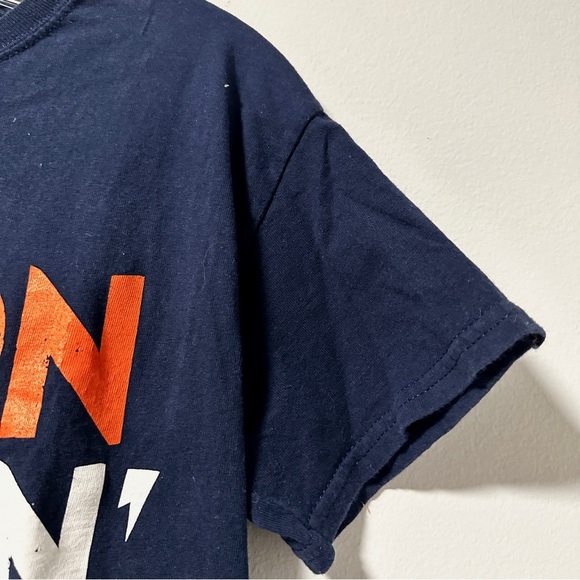 Peyton Manning Denver Broncos Crewneck T-Shirt NFL Tee Men’s/Unisex Size Small - Picture 7 of 11